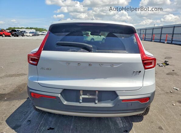 YV4162UK2M2403804 2021 VOLVO XC40 White Widok z tyłu