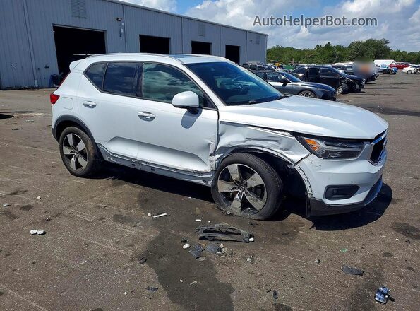 YV4162UK2M2403804 2021 VOLVO XC40 White Przód prawy