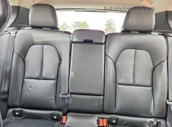 YV4162UK2M2407030 2021 VOLVO XC40 Black უკანა სავარძლების ხედი