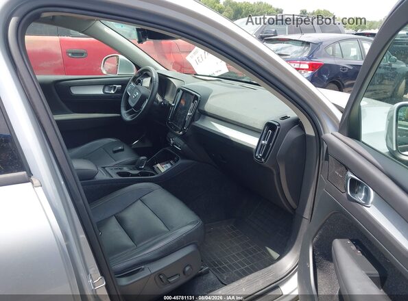 YV4162UK5K2133643 2019 VOLVO XC40 Silver Widok wnętrza z przodu