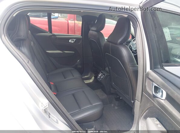 YV4162UK5K2133643 2019 VOLVO XC40 Silver Widok naklejki z numerem VIN