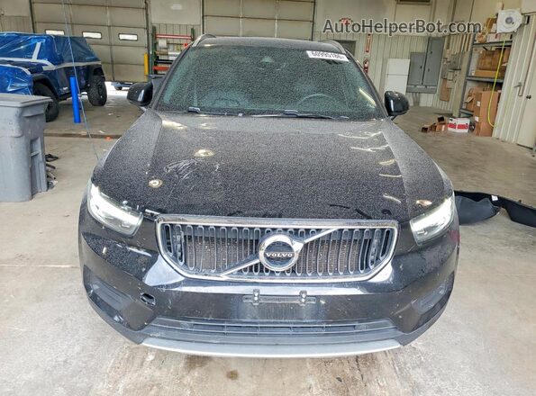 YV4162UK6L2280667 2020 VOLVO XC40 Black Вид спереду
