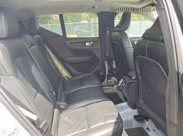 YV4162UKXK2145352 2019 VOLVO XC40 Серебряный Вид задних сидений