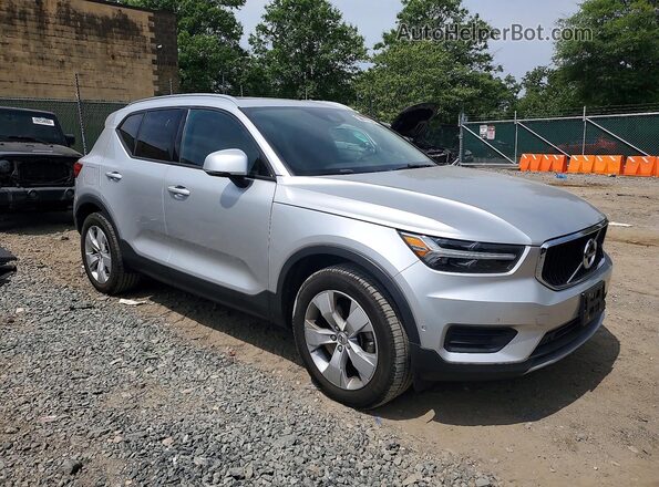 YV4162UKXK2145352 2019 VOLVO XC40 Серебряный Передняя правая четверть
