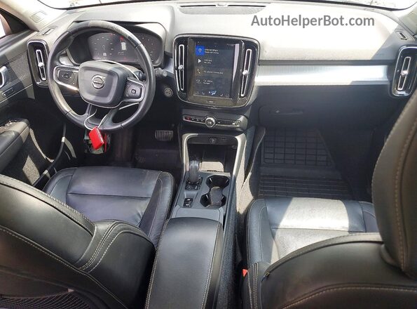 YV4162UKXK2145352 2019 VOLVO XC40 Серебряный Вид панели приборов