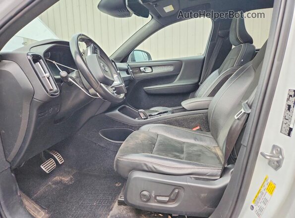 YV4162UM0K2092047 2019 VOLVO XC40 White Вид салону спереду