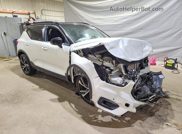 YV4162UM3K2122724 2019 VOLVO XC40 White Przód prawy