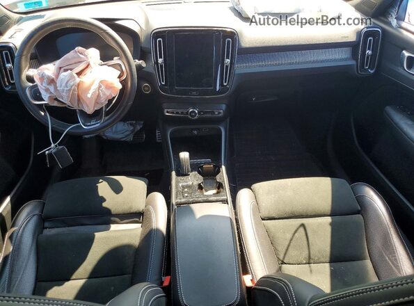 YV4162UM3K2122724 2019 VOLVO XC40 White Widok deski rozdzielczej