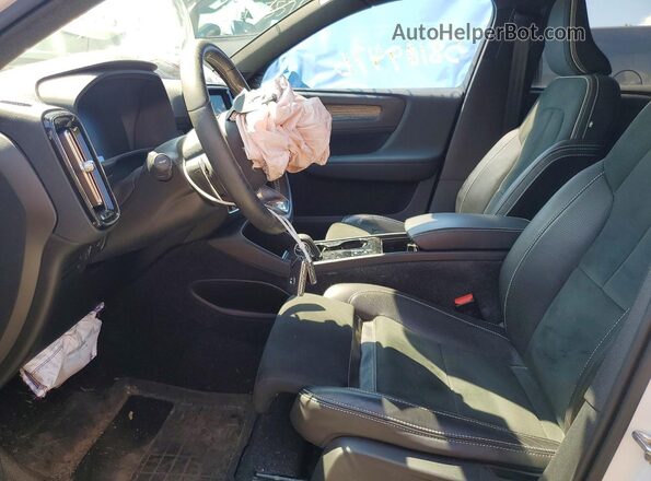 YV4162UM3K2122724 2019 VOLVO XC40 White Widok wnętrza z przodu