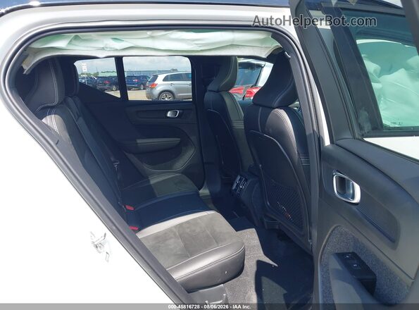 YV4162UM3N2742851 2022 VOLVO XC40 White Widok naklejki z numerem VIN