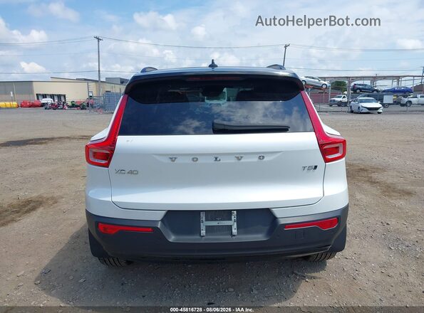 YV4162UM3N2742851 2022 VOLVO XC40 White 