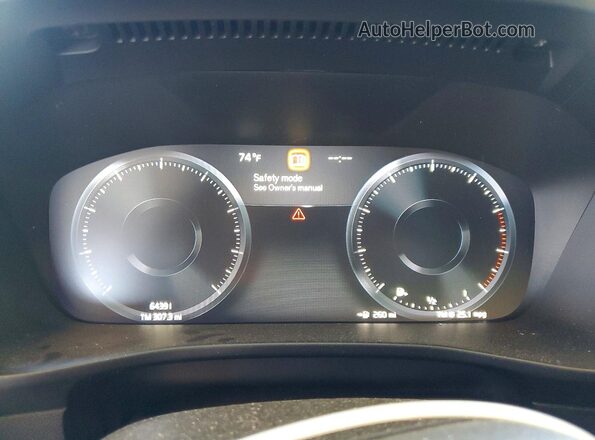 YV4162UM5K2081867 2019 VOLVO XC40 Белый Вид щитка приборов