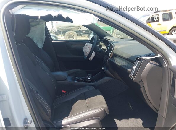 YV4162UM6N2787203 2022 VOLVO XC40 White Սալոնի դիմացի տեսք