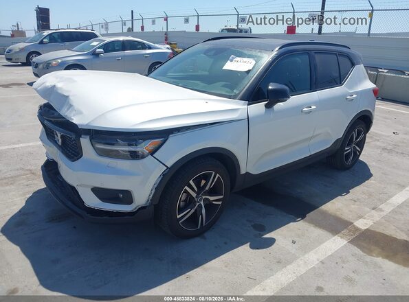 YV4162UM6N2787203 2022 VOLVO XC40 White Առջևի ձախ երեք քառորդ տեսարան