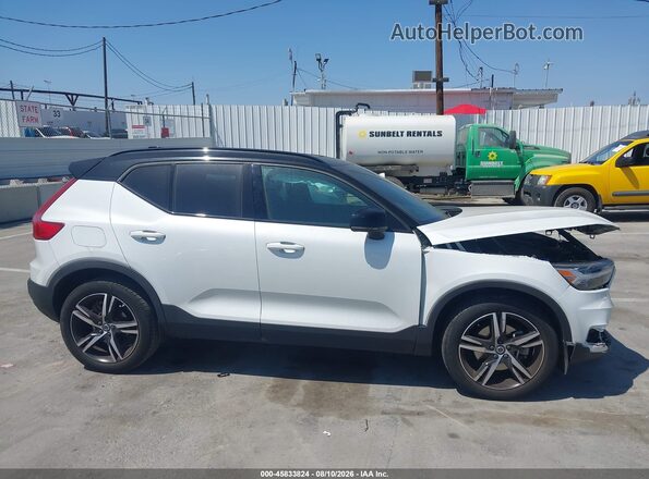 YV4162UM6N2787203 2022 VOLVO XC40 White 