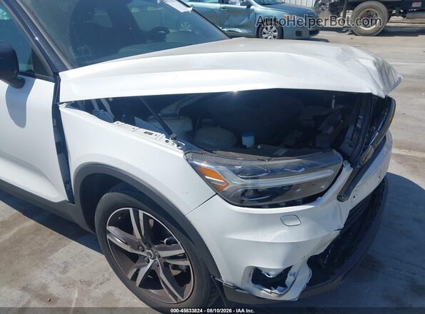YV4162UM6N2787203 2022 VOLVO XC40 White Սարքավորումների վահանակի տեսք