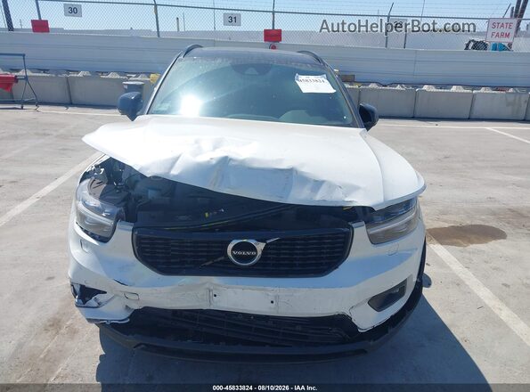 YV4162UM6N2787203 2022 VOLVO XC40 White 
