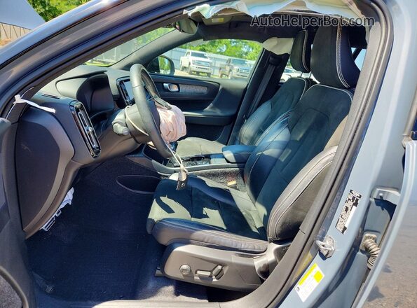 YV4162UM7M2612487 2021 VOLVO XC40 Gray Vista interior delantera