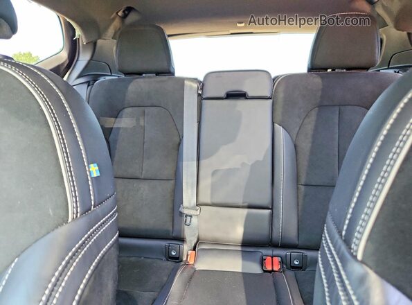 YV4162UM7M2612487 2021 VOLVO XC40 Gray Vista de los asientos traseros
