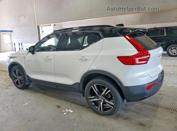 YV4162UM9N2790841 2022 VOLVO XC40 White უკანა მარცხენა