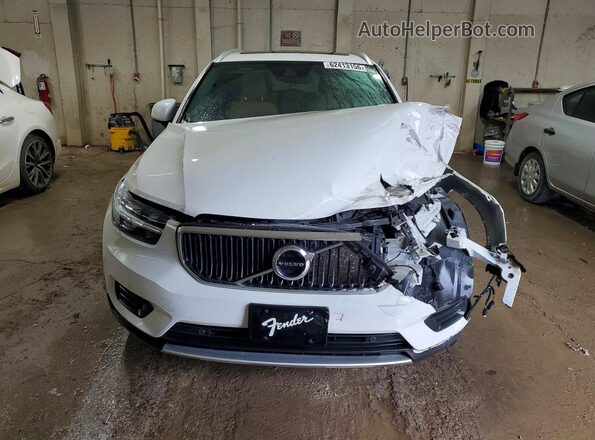 YV4162XZ7K2019412 2019 VOLVO XC40 Белый Вид спереди