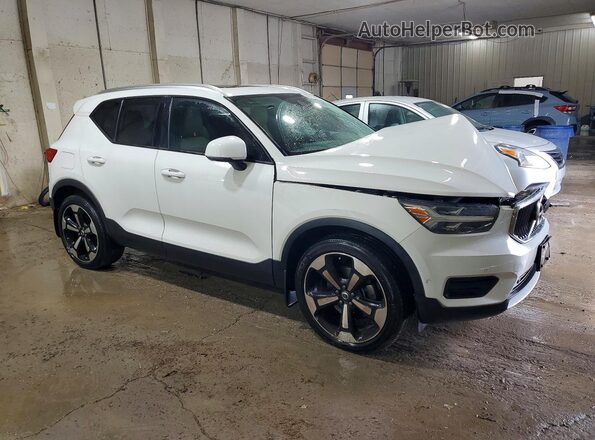 YV4162XZ7K2019412 2019 VOLVO XC40 Белый Передняя правая четверть