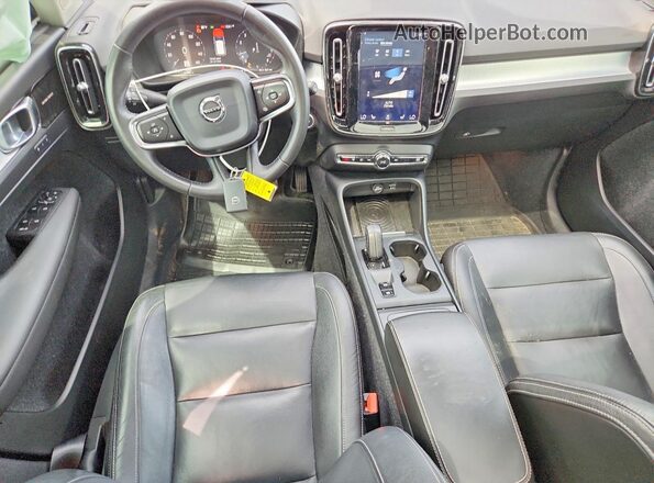 YV4162XZ8K2006653 2019 VOLVO XC40 Gray Vista del salpicadero
