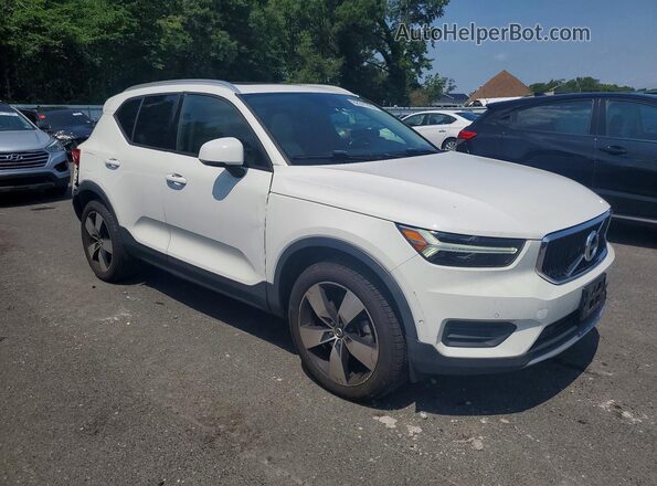 YV4162XZ9K2013143 2019 VOLVO XC40 Белый Передняя правая четверть