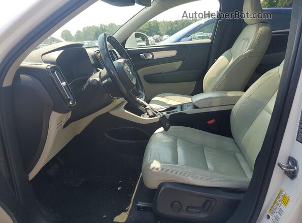 YV4162XZ9K2013143 2019 VOLVO XC40 Белый Вид салона спереди