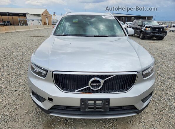 YV4162XZ9K2020965 2019 VOLVO XC40 Silver Вид спереду
