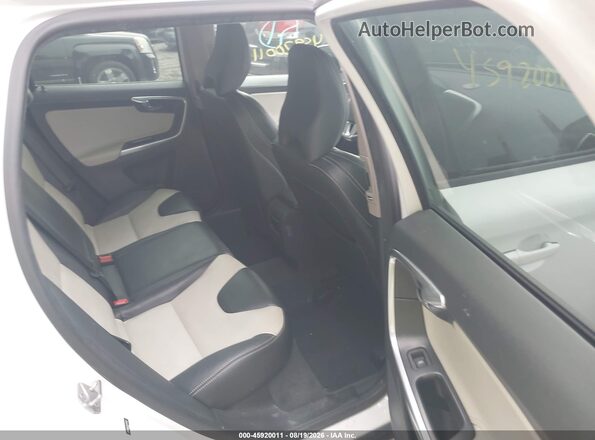 YV440MDJ0H2179262 2017 VOLVO XC60 White VIN sticker view