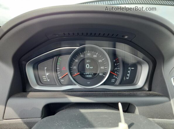 YV440MDJ1H2105137 2017 VOLVO XC60 Серебряный Вид щитка приборов