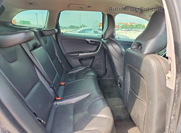 YV440MDJ6H2089971 2017 VOLVO XC60 Silver Հետևի նստատեղերի տեսք