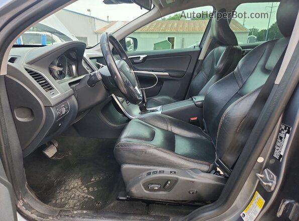 YV440MDJ6H2089971 2017 VOLVO XC60 Silver Սալոնի դիմացի տեսք