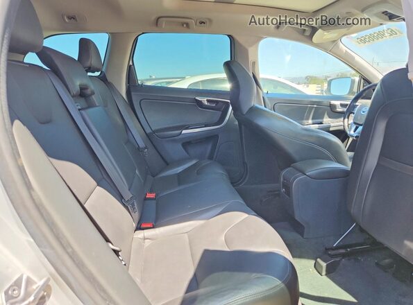 YV440MDK8G2880980 2016 VOLVO XC60 Silver უკანა სალონის ხედი