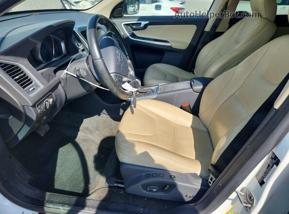 YV440MDKXG2915115 2016 VOLVO XC60 Белый Вид салона спереди