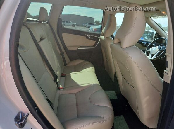 YV440MDKXG2915115 2016 VOLVO XC60 Белый Вид задней части салона