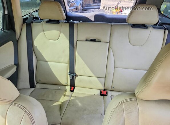 YV440MRUXH2012703 2017 VOLVO XC60 Серебряный Вид задних сидений