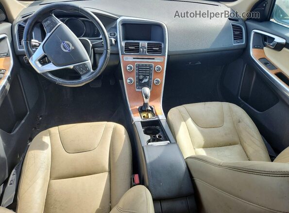 YV440MRUXH2012703 2017 VOLVO XC60 Серебряный Вид панели приборов