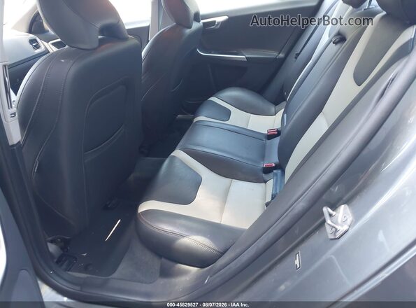 YV440MUM4H2004765 2017 VOLVO S60 CROSS COUNTRY Gray Вид наклейки з VIN-кодом
