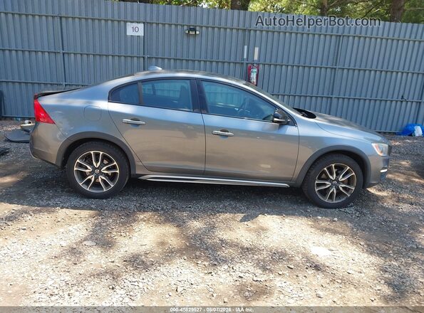 YV440MUM4H2004765 2017 VOLVO S60 CROSS COUNTRY Gray Вид задньої частини салону