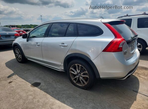 YV440MWK2H1025857 2017 VOLVO V60 Серебряный Задняя левая четверть
