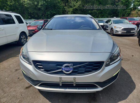 YV440MWK2H1025857 2017 VOLVO V60 Серебряный Вид спереди