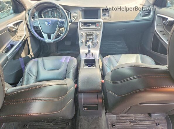 YV440MWK2H1025857 2017 VOLVO V60 Серебряный Вид панели приборов