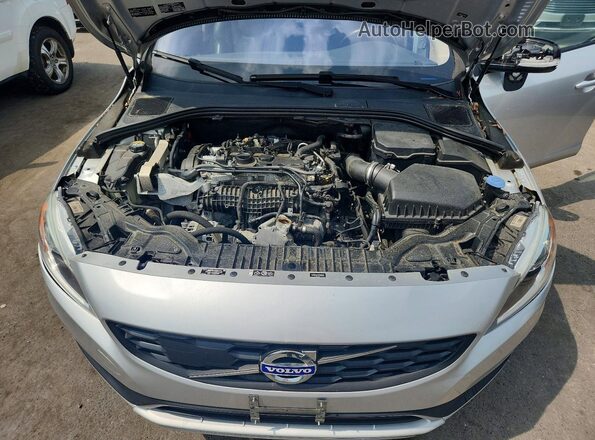 YV440MWK2H1025857 2017 VOLVO V60 Серебряный Вид задней части салона