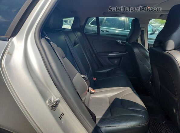 YV440MWK2H1025857 2017 VOLVO V60 Серебряный Вид задних сидений