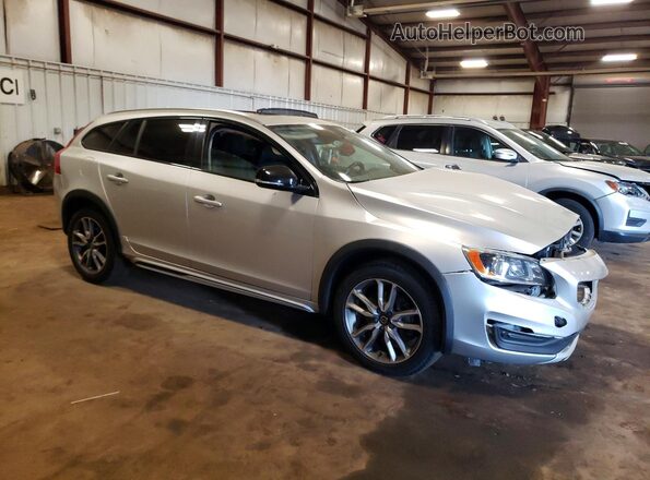 YV440MWK3J2057636 2018 VOLVO V60CC Silver Przód prawy