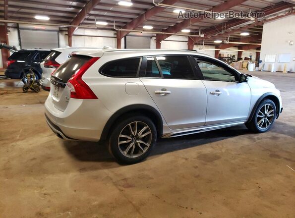 YV440MWK3J2057636 2018 VOLVO V60CC Silver Tył prawy