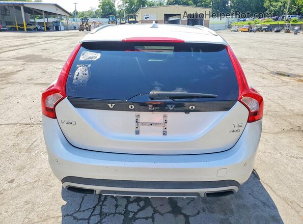 YV440MWM7J2045068 2018 VOLVO V60 Silver Widok z tyłu