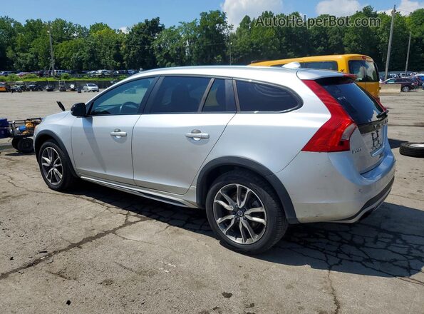 YV440MWM7J2045068 2018 VOLVO V60 Silver Tył lewy
